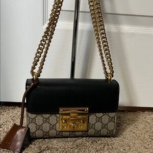 3403 Gucci Black and Tan Crossbody Bag with Gold Chain